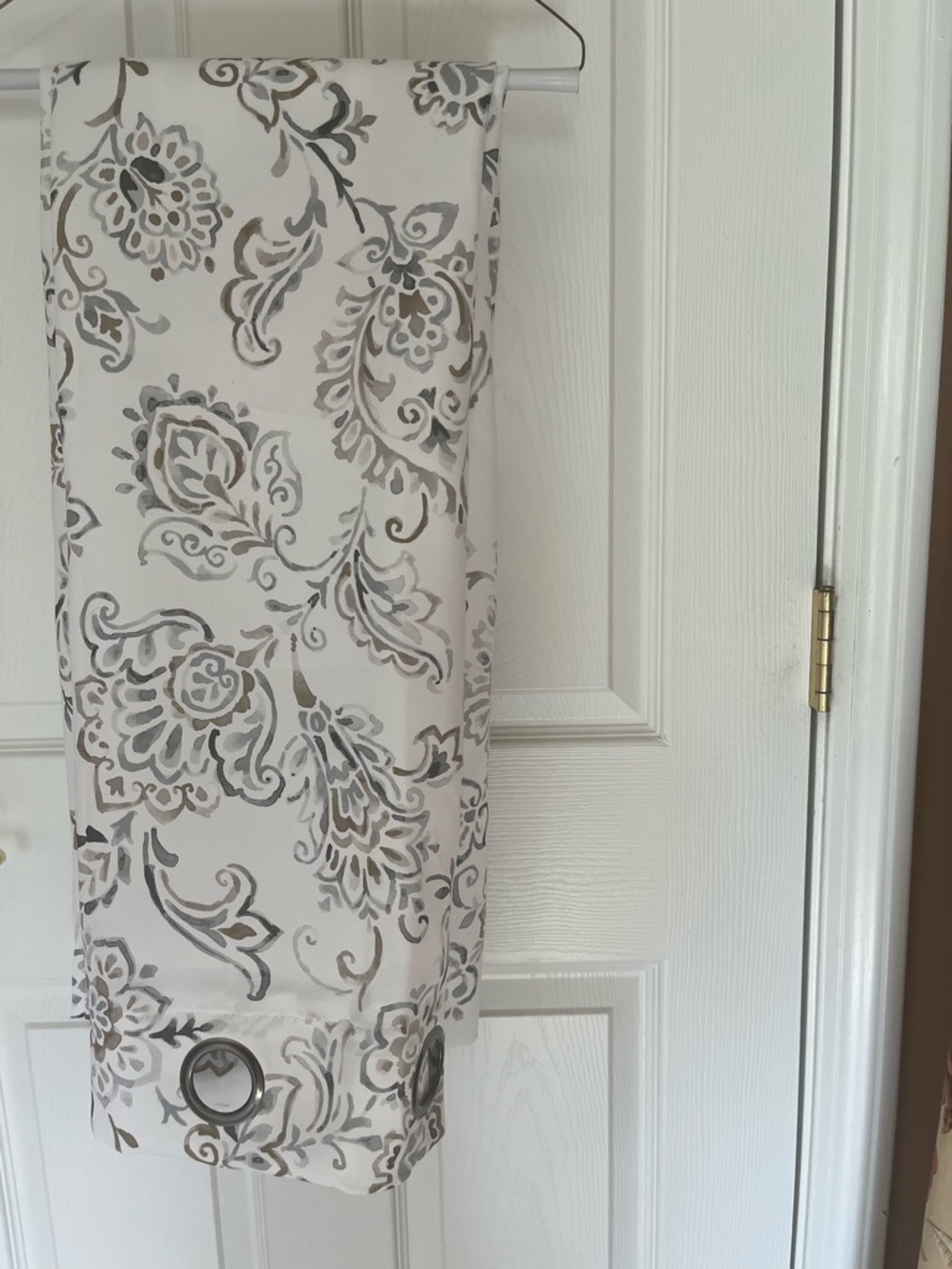 2 panel drape set.  80”Lx37”w. Never used. Light filtering. Lined.